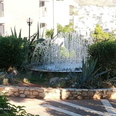 Beautiful House In Alimos Near To The Beach And Metro Atene Esterno foto