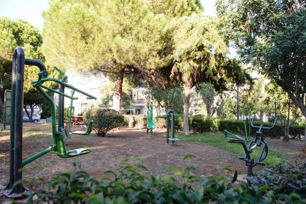 Beautiful House In Alimos Near To The Beach And Metro Atene Esterno foto