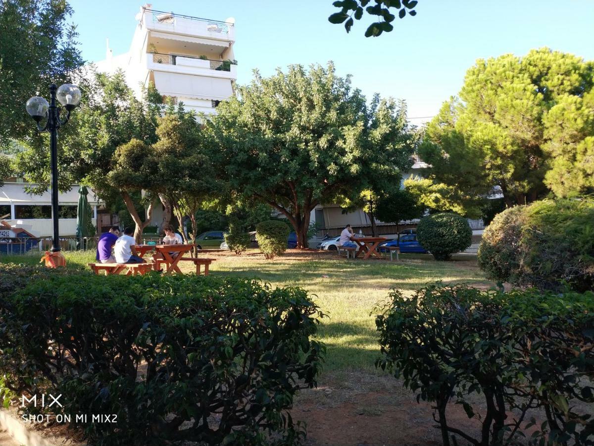Beautiful House In Alimos Near To The Beach And Metro Atene Esterno foto