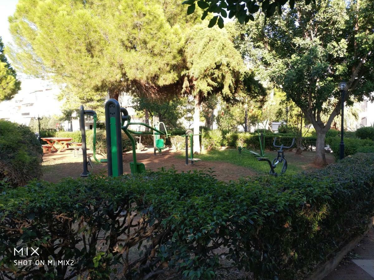 Beautiful House In Alimos Near To The Beach And Metro Atene Esterno foto