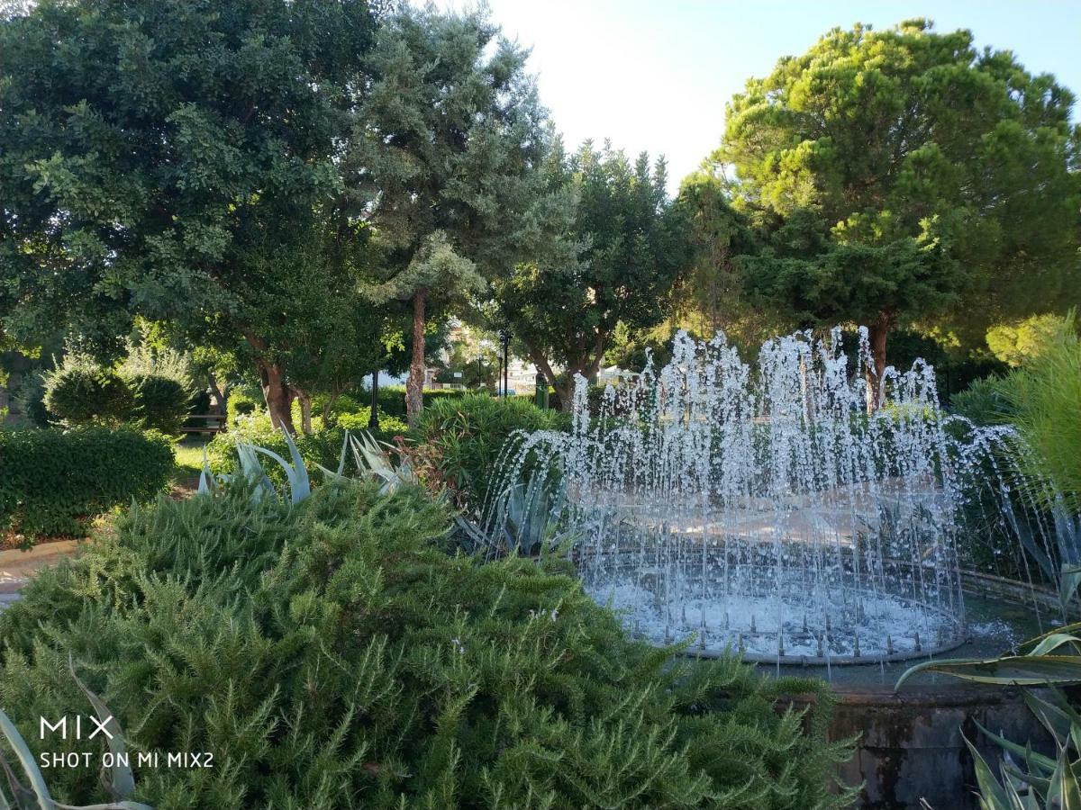 Beautiful House In Alimos Near To The Beach And Metro Atene Esterno foto